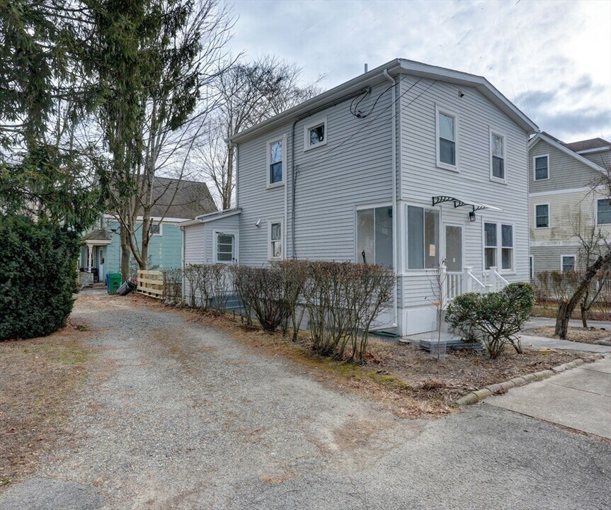28 Williams St in Newton, MA - Building Photo