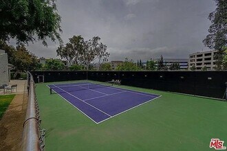 11818 Moorpark St in Studio City, CA - Building Photo - Building Photo