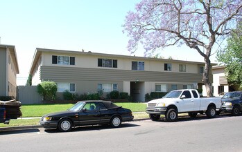 11802 Stuart Dr in Garden Grove, CA - Building Photo - Building Photo