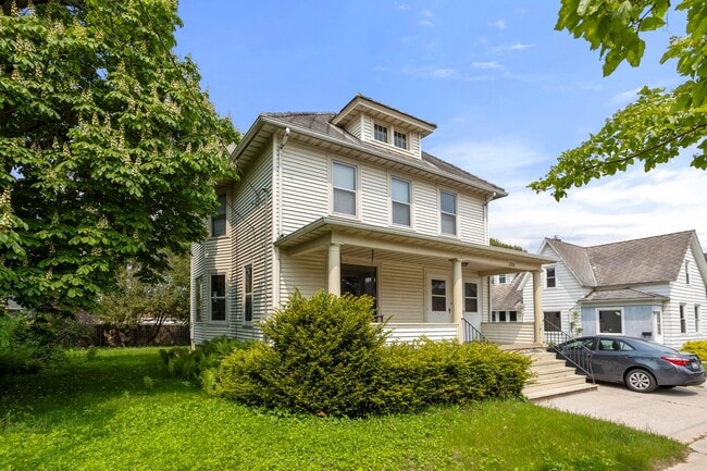 property at 2306 Washington St