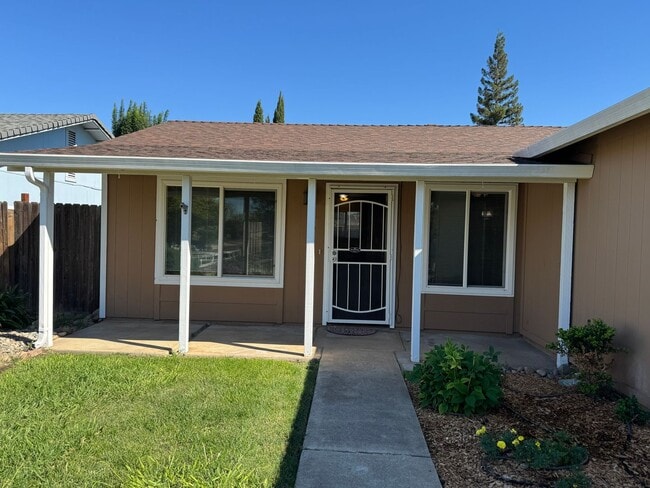 18850 N Oak Knoll Ave in Lockeford, CA - Building Photo - Building Photo