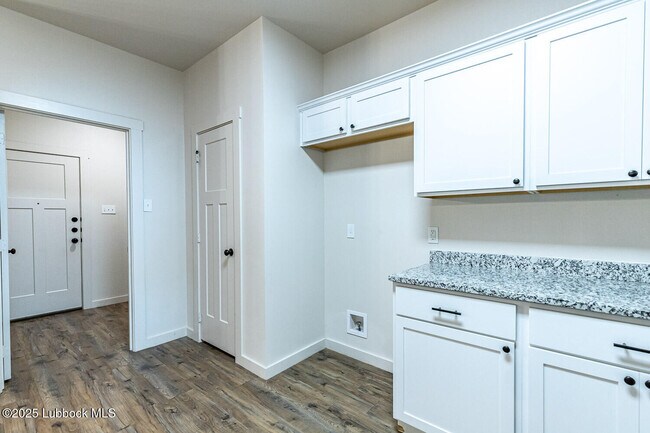 12003 Englewood Ave in Lubbock, TX - Building Photo - Building Photo