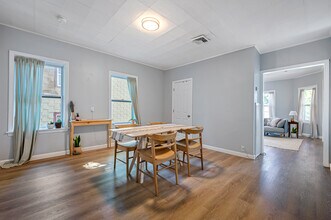 30 Hooper St, Unit 2 in Worcester, MA - Foto de edificio - Building Photo