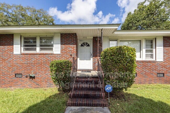 1916 Morgan Ave in North Charleston, SC - Building Photo - Building Photo