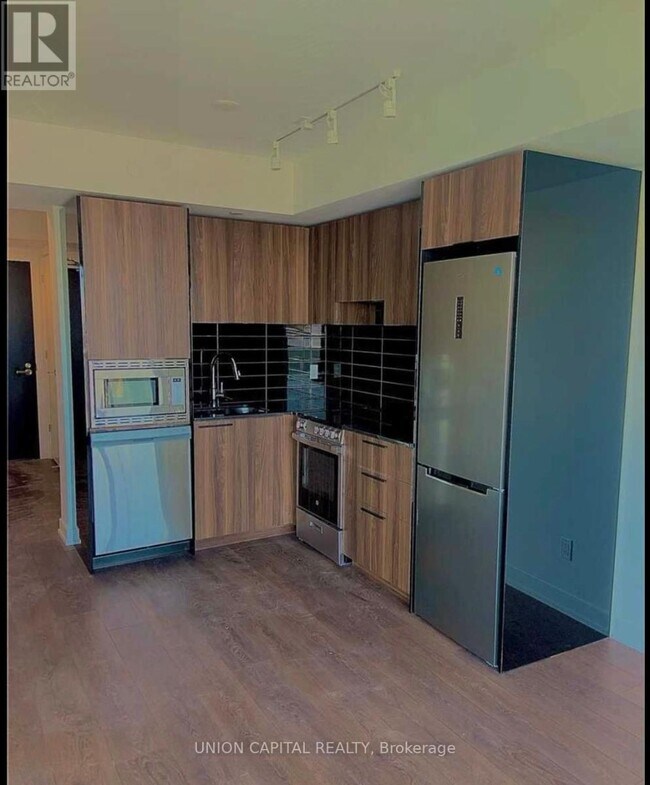 501 Yonge St in Toronto, ON - Building Photo - Building Photo