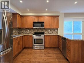 1278 Hammond St in Burlington, ON - Building Photo - Building Photo