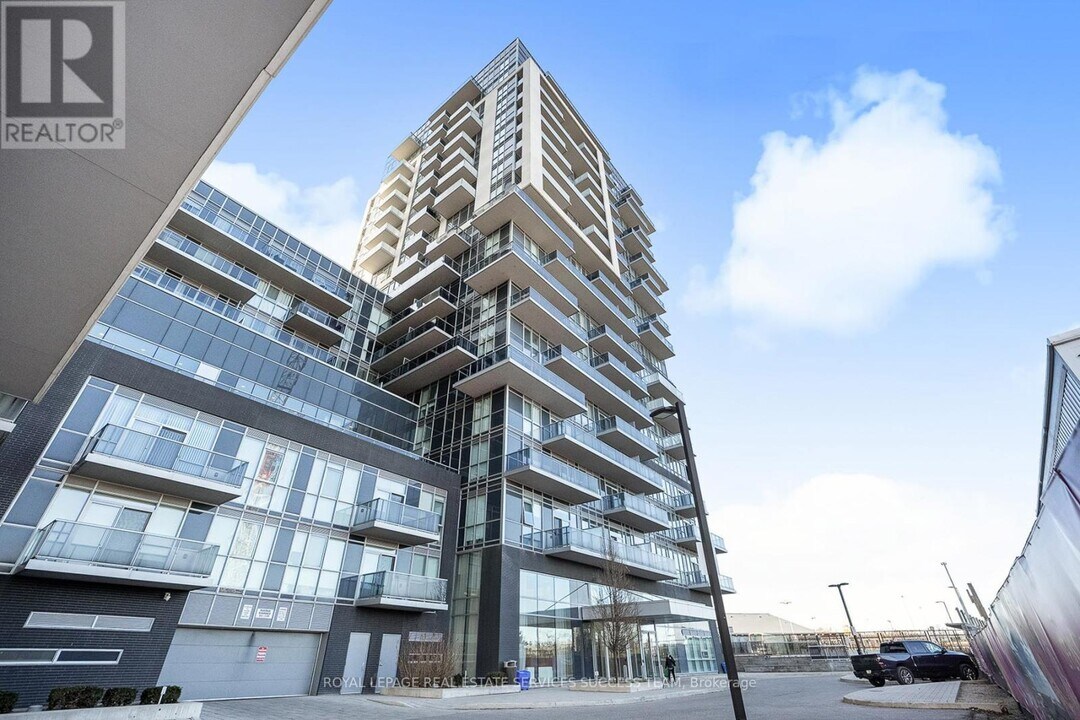 2093-2093 Fairview St in Burlington, ON - Building Photo