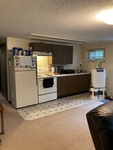 1618 Maple Grove Rd in Duluth, MN - Building Photo - Building Photo