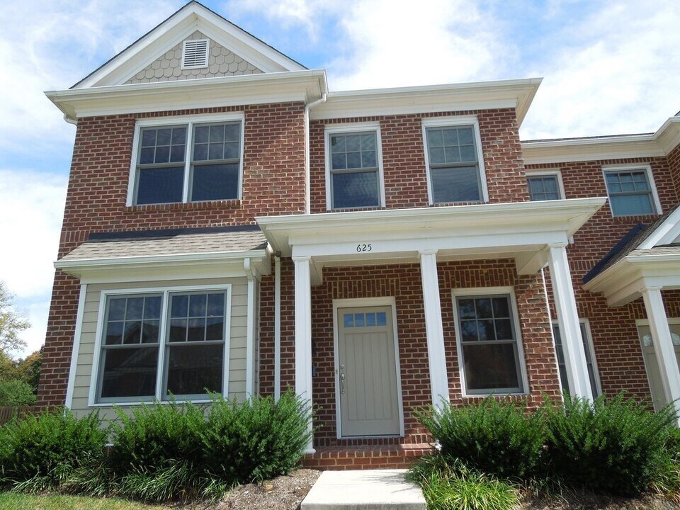 625 Janette Ave SW in Roanoke, VA - Foto de edificio