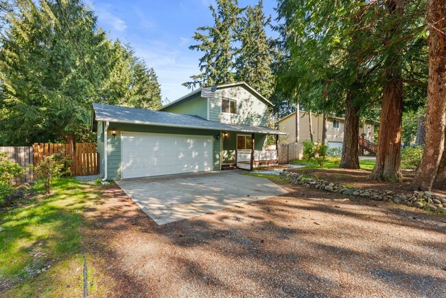 property at 21820 Crest Ln SE