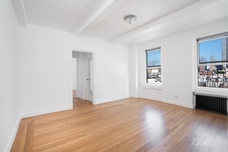 325 W 45th St in New York, NY - Building Photo - Building Photo