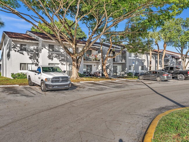 1163 Lake Terry Dr in West Palm Beach, FL - Building Photo - Building Photo