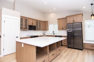 2443 S 200 W in Bountiful, UT - Building Photo - Building Photo