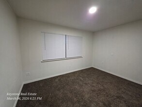 1863 17th St in Springfield, OR - Foto de edificio - Building Photo