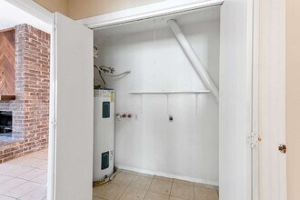 8915 Beau Monde Dr in Houston, TX - Building Photo - Building Photo