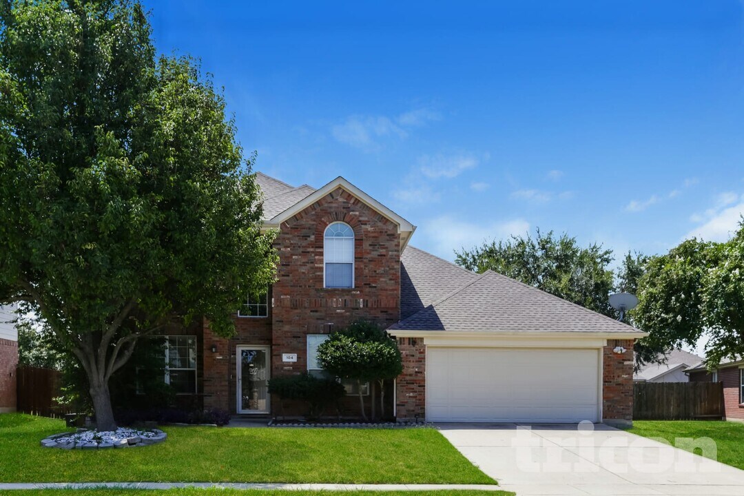 104 Rock Meadow Trail in Mansfield, TX - Building Photo
