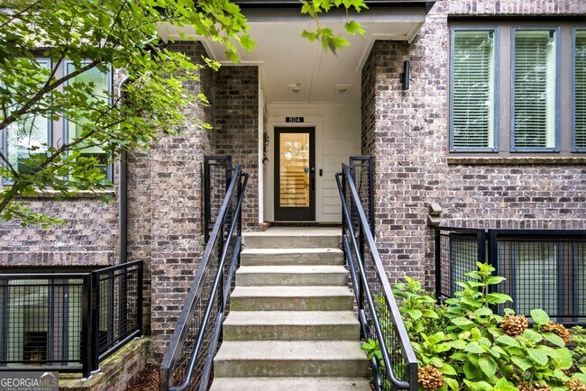 property at 395 Pratt Dr SE
