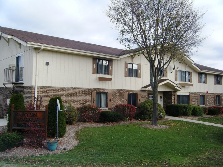 Trails Edge Apartments West Bend, WI Apartments For Rent