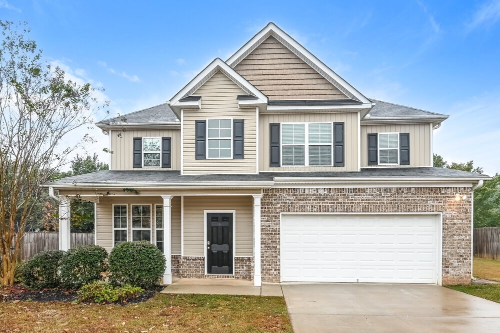 1224 Nottley Dr in Locust Grove, GA - Foto de edificio