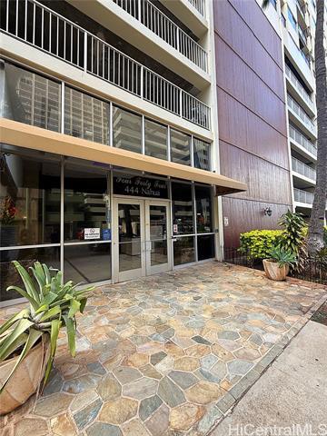 444 Nahua St in Honolulu, HI - Building Photo - Building Photo