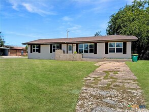 1311 W Main St in Gatesville, TX - Building Photo - Building Photo