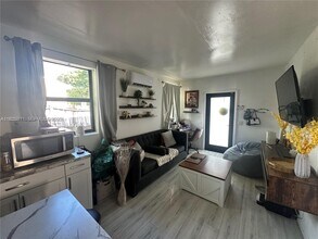 510 NW 146th St in Miami, FL - Building Photo - Building Photo