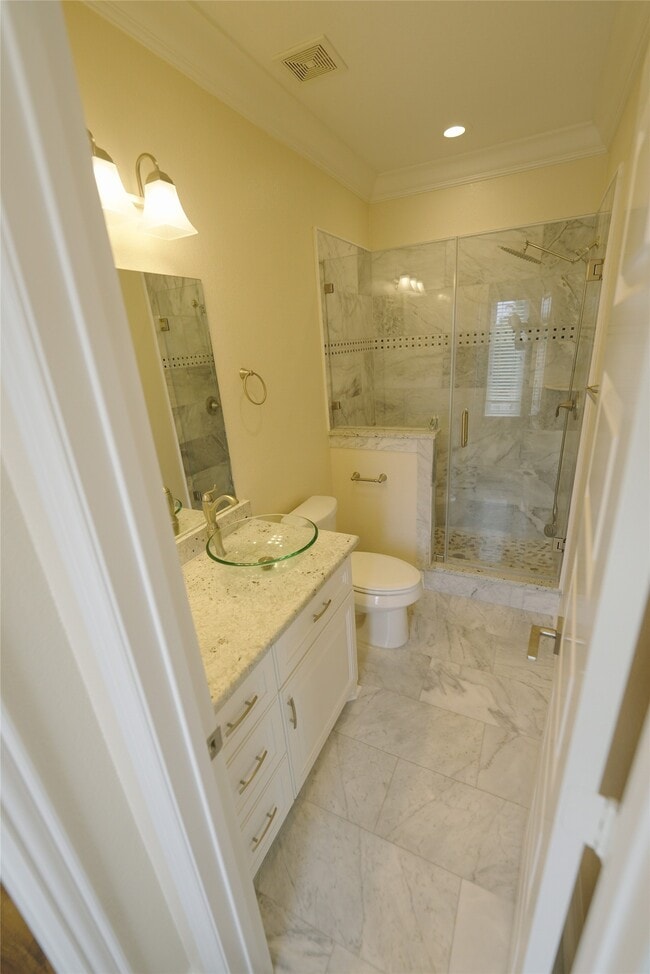 property at 1013 10th St