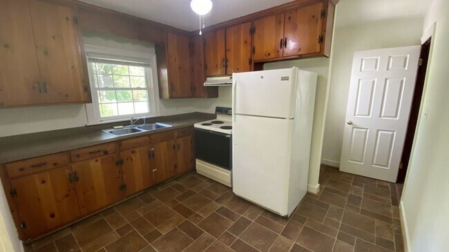 1014 Sunset Ave Ext in Charlottesville, VA - Building Photo - Building Photo