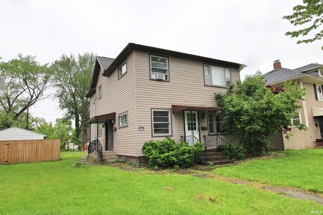 property at 1156 Kinsmoor Ave