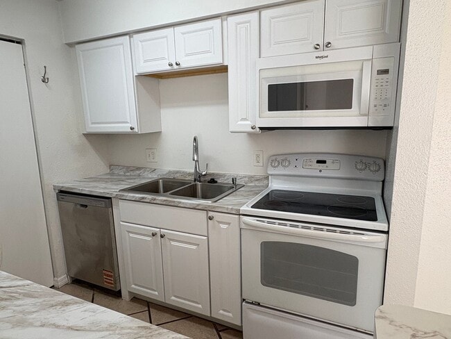 property at 2855 Winkler Ave