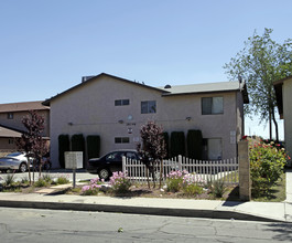 38746 5th St E in Palmdale, CA - Building Photo - Building Photo