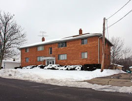 482 Treeside Dr Apartments