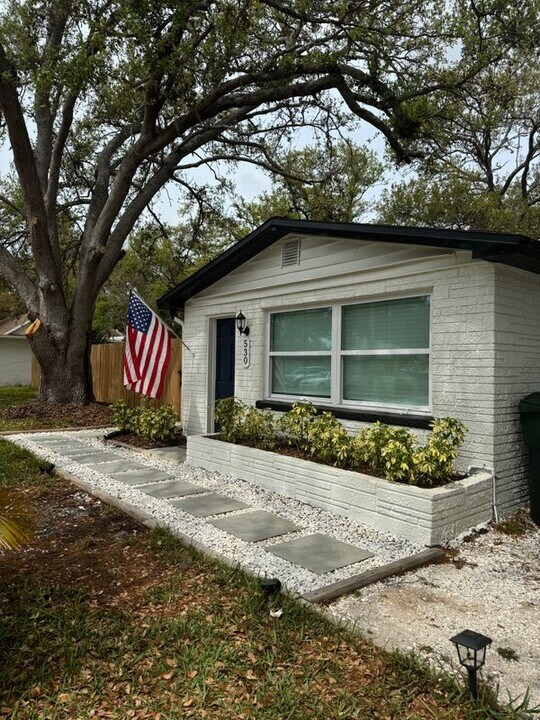 530 2nd Ave SW in Largo, FL - Building Photo