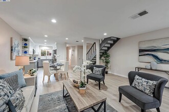 7516 Silvertree Ln in Dublin, CA - Building Photo - Building Photo
