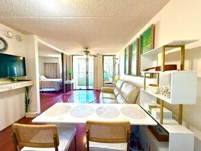 2240 Kuhio Ave. in Honolulu, HI - Building Photo - Building Photo