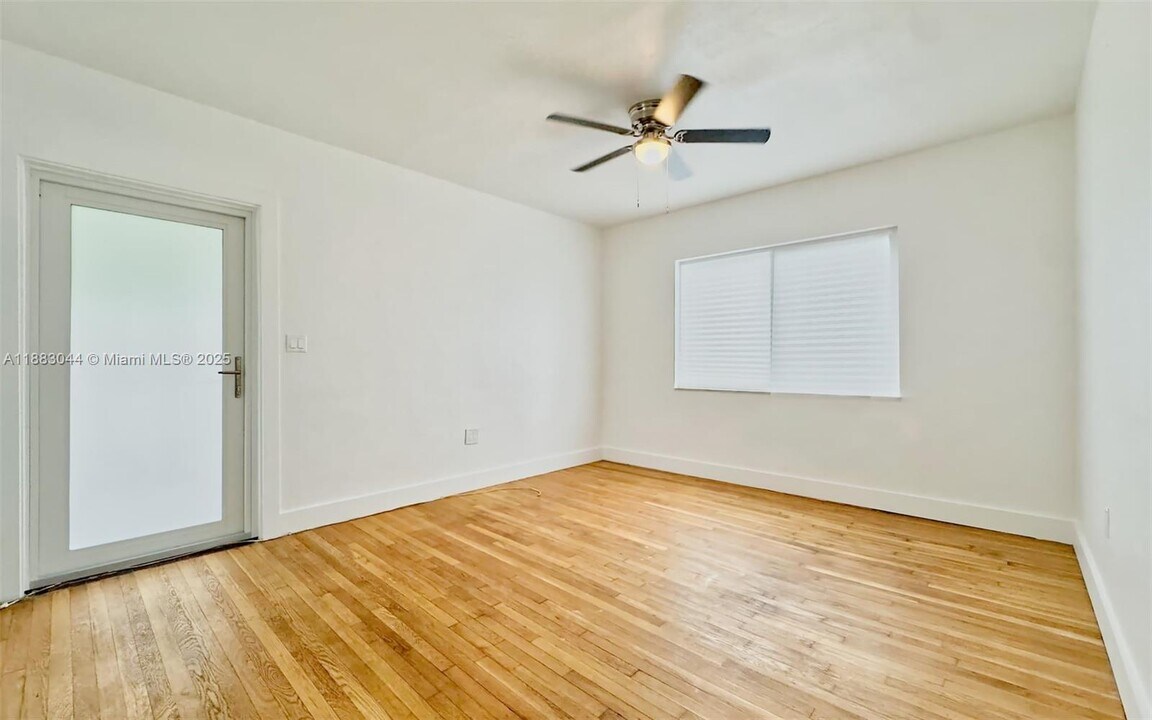 3770 SW 27th St, Unit 1 in Miami, FL - Building Photo