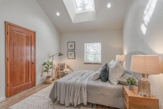 3636 Auburn Blvd in Sacramento, CA - Building Photo - Building Photo