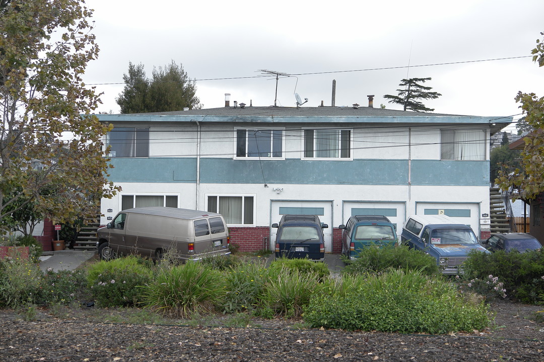 9824-9828 Bancroft Ave in Oakland, CA - Building Photo