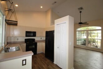 2073 SW Capeador St in Port St. Lucie, FL - Building Photo - Building Photo