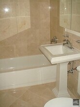 E 83RD ST., Unit 2W in New York, NY - Building Photo - Building Photo