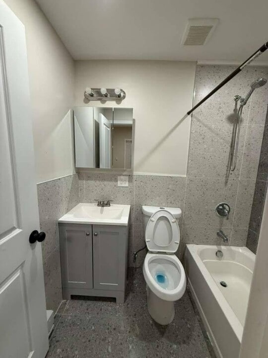 356 S 6th St in Newark, NJ - Building Photo