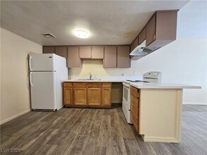 3516 Thomas Patrick Ave, Unit 4 in North Las Vegas, NV - Building Photo - Building Photo