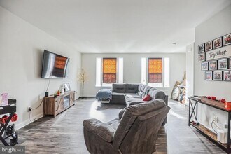 28 Sparrow Cir in Washington Township, NJ - Building Photo - Building Photo