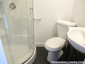 28 S Huntington Ave, Unit 303 in Boston, MA - Building Photo