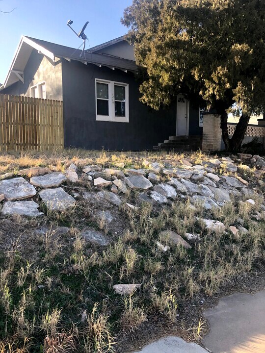 1210 S Main St in Big Spring, TX - Building Photo