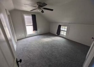 109 E North St, Unit Upstairs in Warrensburg, MO - Building Photo - Building Photo