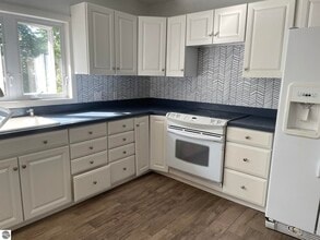 197 Westview Dr in Alma, MI - Building Photo - Building Photo