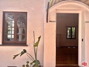 449 N Sweetzer Ave in Los Angeles, CA - Building Photo - Building Photo