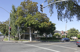 1002-1010 W Iowa Ave in Sunnyvale, CA - Building Photo - Building Photo