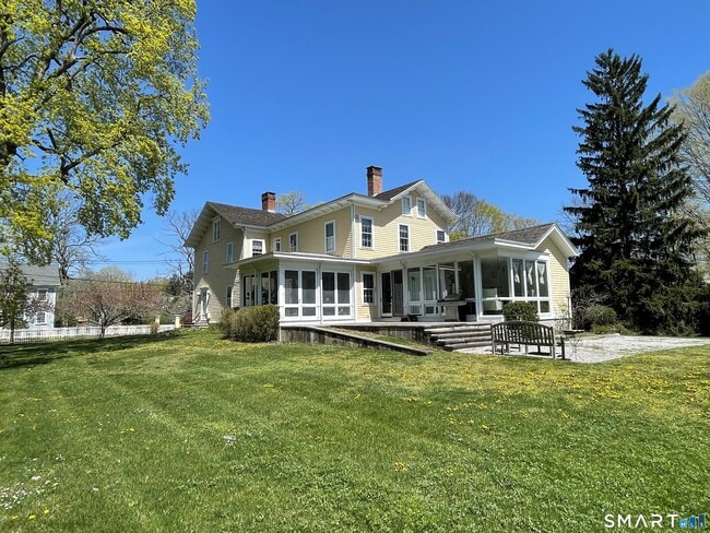 29 Broad St in Guilford, CT - Building Photo - Building Photo